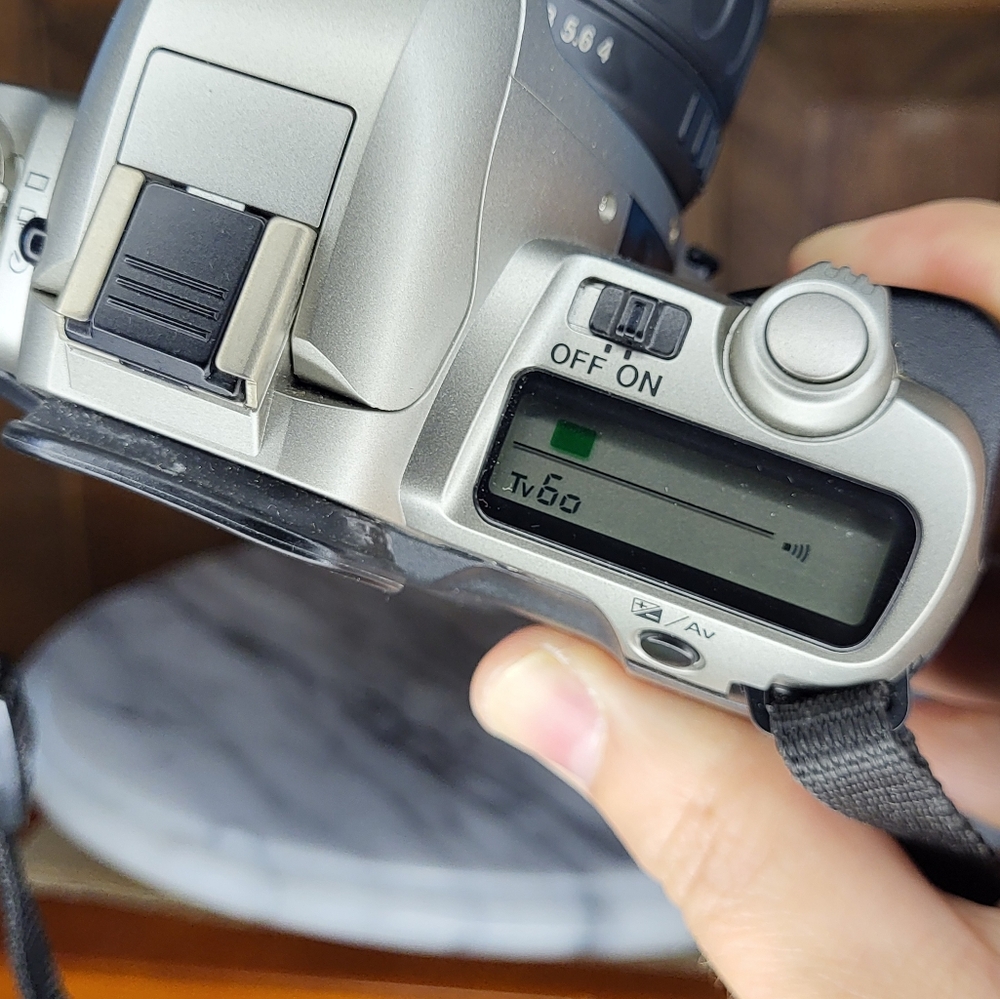 Pentax Black and Silver Film SLR Camera with Manual Controls - Picture 10 of 15